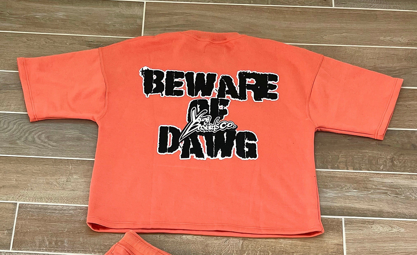 "BEWARE OF DAWG" CROPPED TEE - PEACH (READY TO SHIP)
